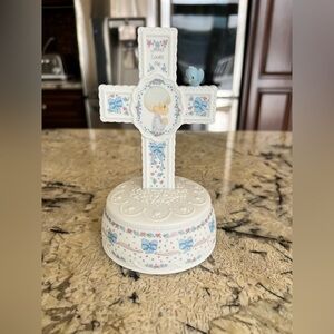 Vintage Precious Moments "Jesus Loves Me"
Cross Music Box